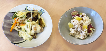 鶏とナスのチーズ煮込みとさつまいもご飯