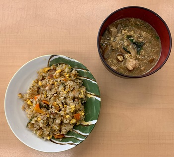 塩漬け大根の葉と豚肉のチャーハン